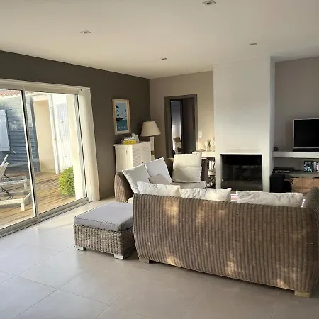 ღ Plein Soleil En Re Spacieuse Avec Piscine & Wifi Feriehus Le Bois-Plage-en-Ré